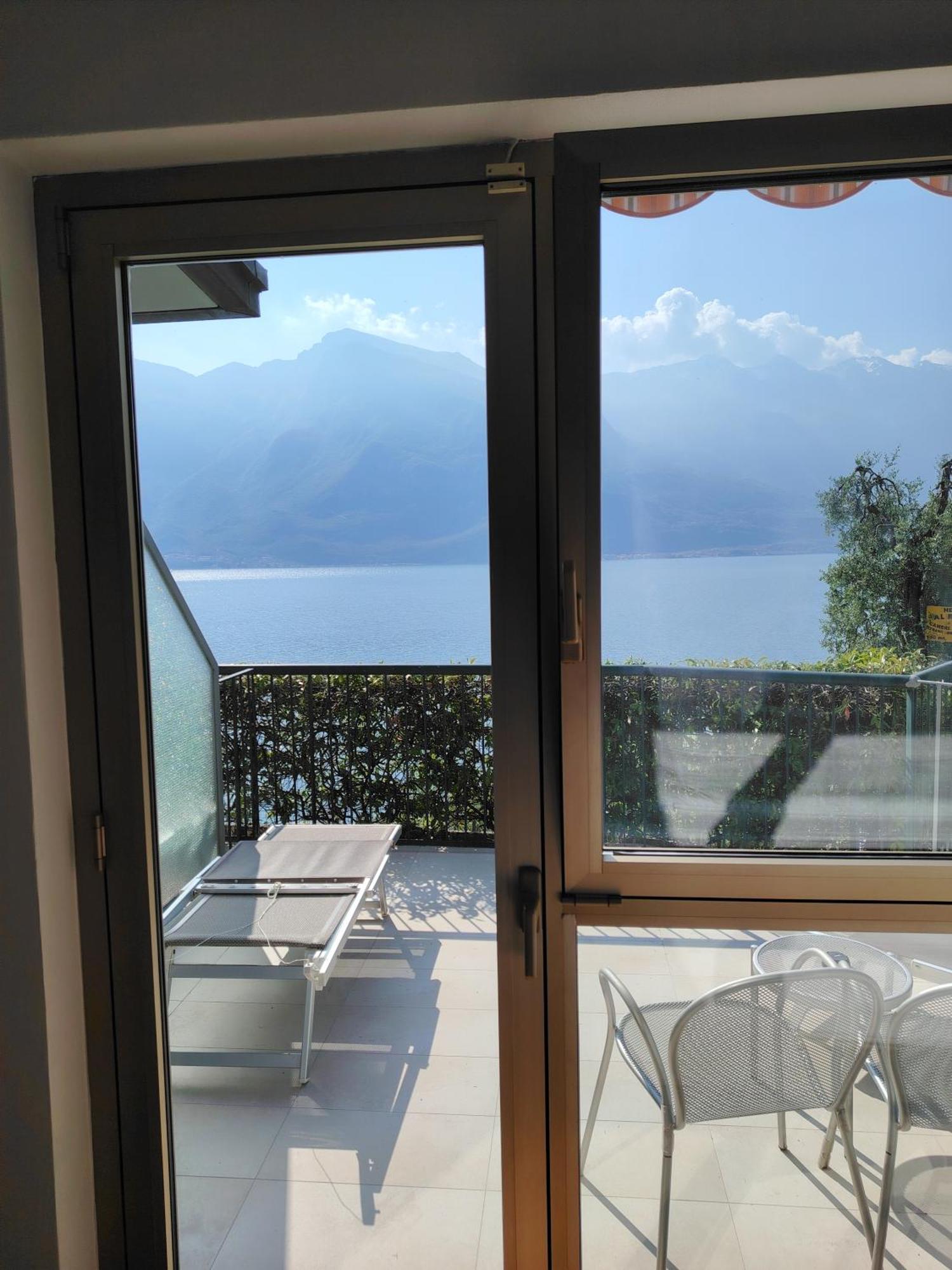 Twin Room Lake View