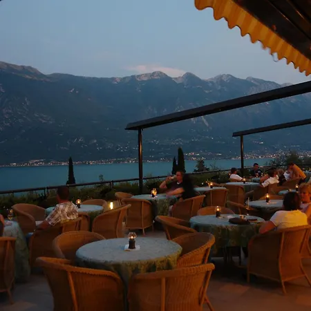 Hotel Ilma Lake Garda Resort-3